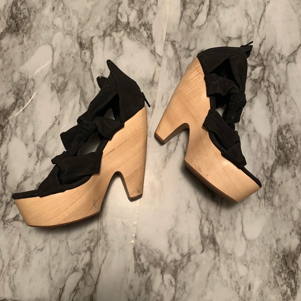 Chunky Wooden Platform Heels | Black Strappy Festival Y2K Sandals Size 8